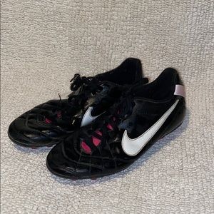 girls soccer cleats